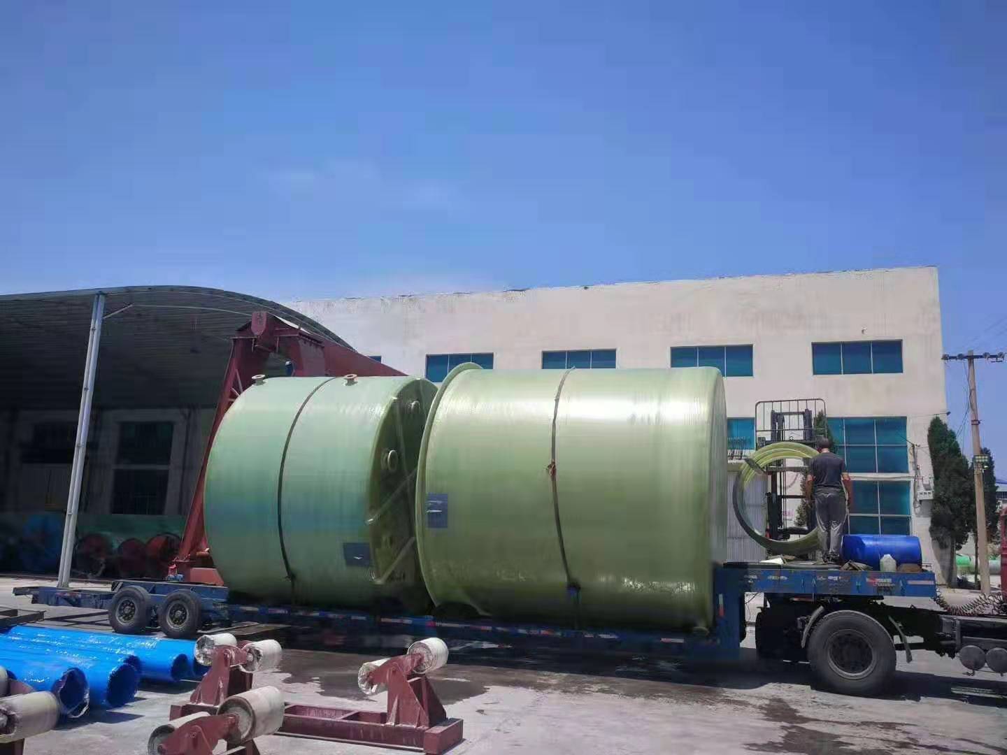 蘭州玻璃鋼罐-輕質(zhì)高強(qiáng)度-減少儲存設(shè)備重量